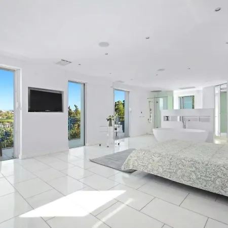 Villa Roc Lumiere - 12Pax *