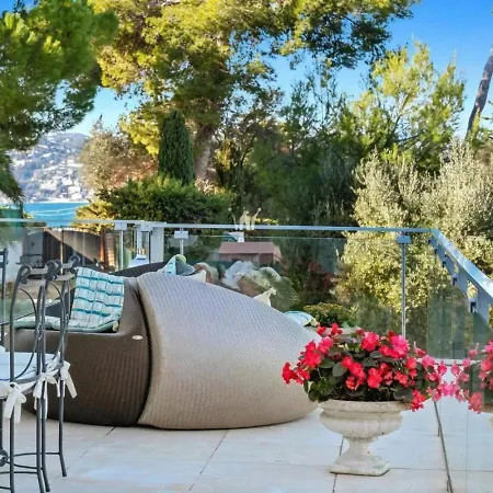 Villa Roc Lumiere - 12Pax *